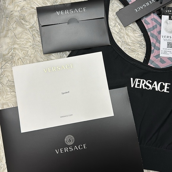 Authentic Versace La greca pattern sports bra and leggings with box size 5 NIB - Picture 16 of 16
